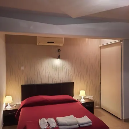 Apartment City Views - Only For Couples Limassol