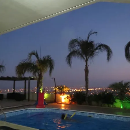 City Views - Only For Couples Apartment Limassol