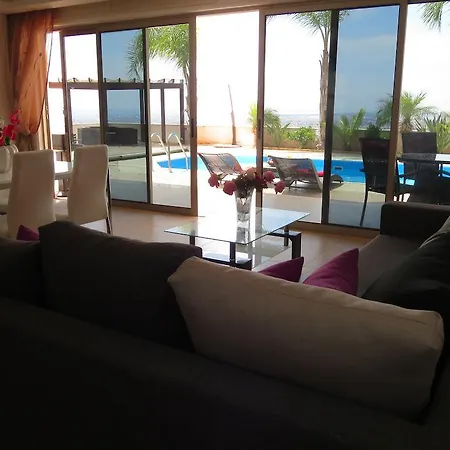 City Views - Only For Couples Apartment Limassol