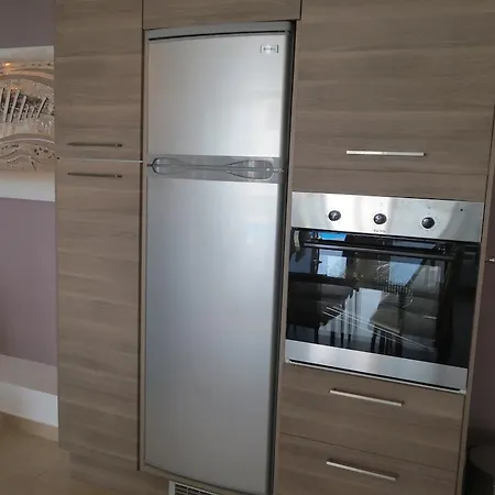 City Views - Only For Couples Apartment Limassol