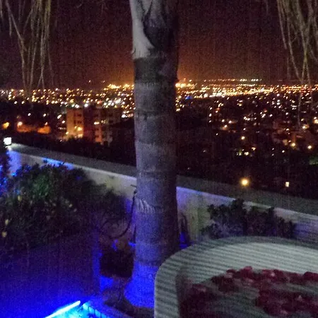 City Views - Only For Couples Apartment *